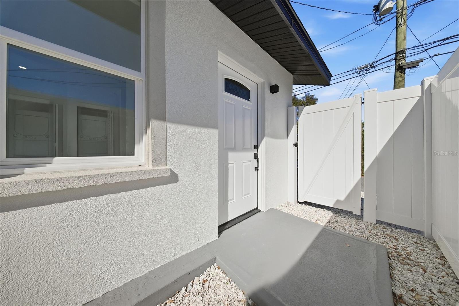 Image 18 of 26 For 2051 1st Avenue N