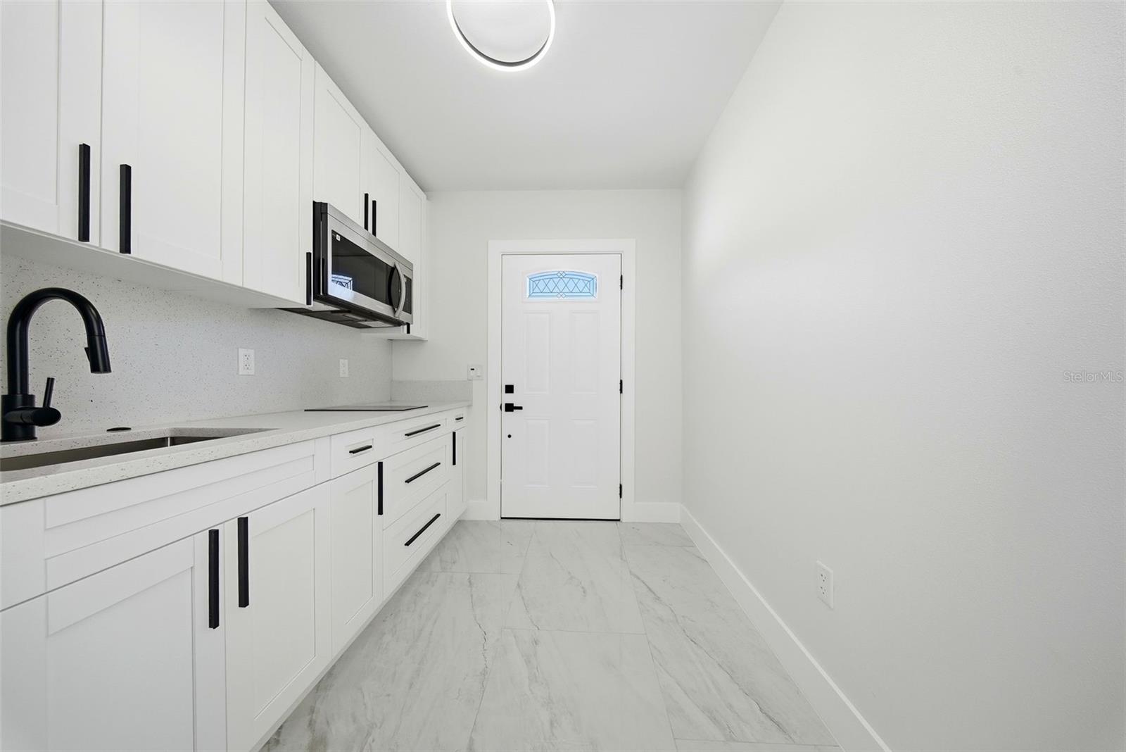 Image 19 of 26 For 2051 1st Avenue N