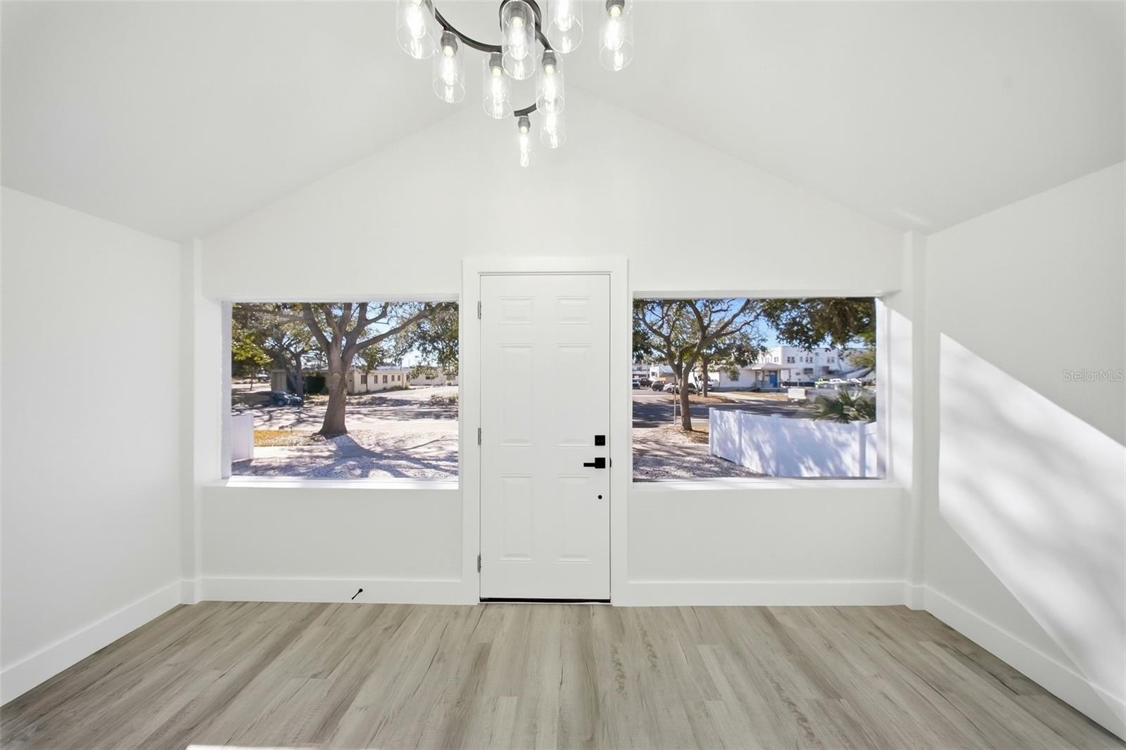 Image 3 of 26 For 2051 1st Avenue N