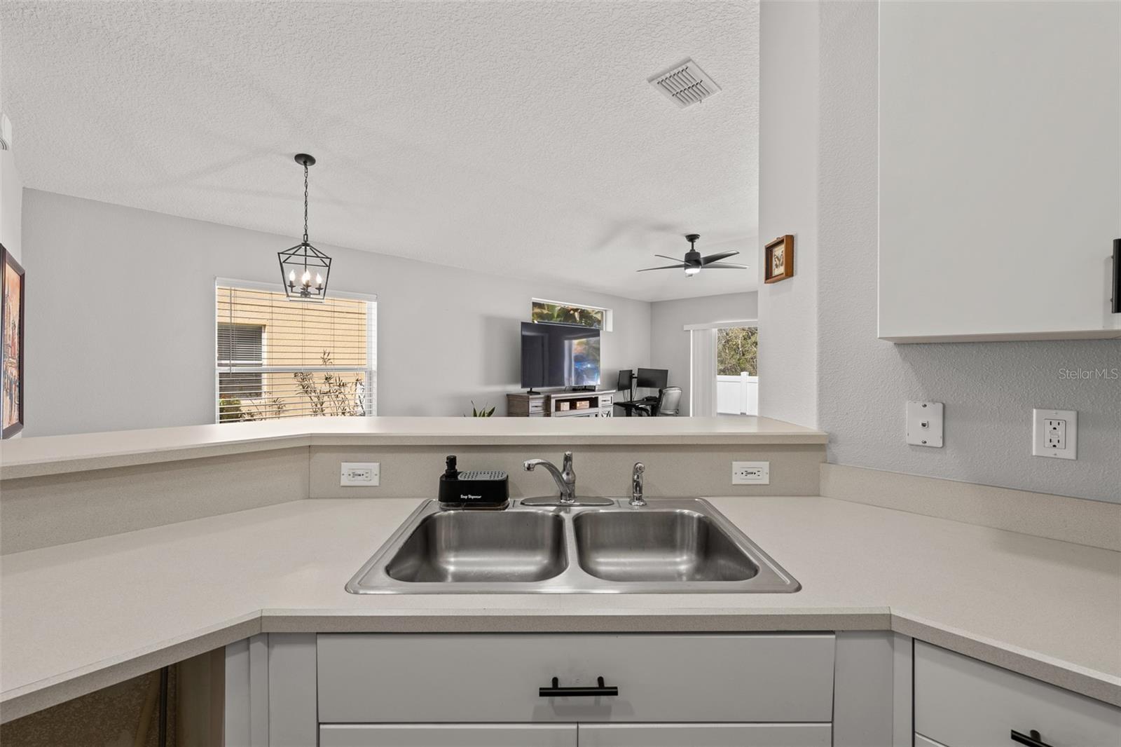 Image 10 of 42 For 8707 Corinthian Way