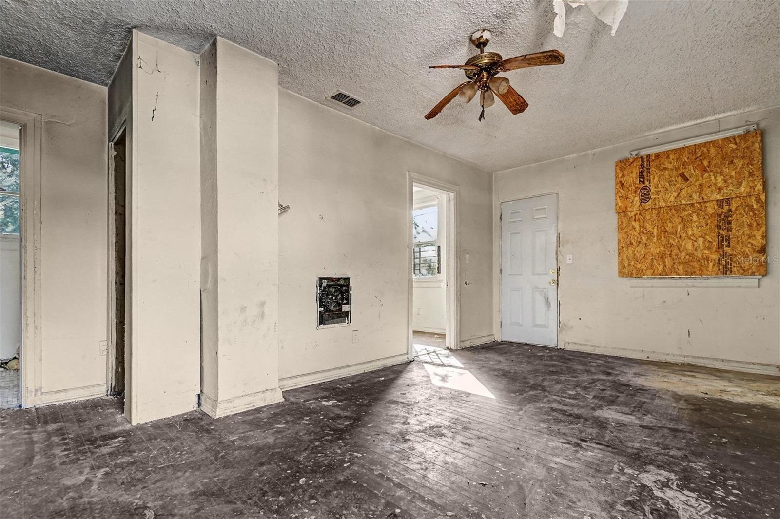 Image 6 of 12 For 3317 Laura Street