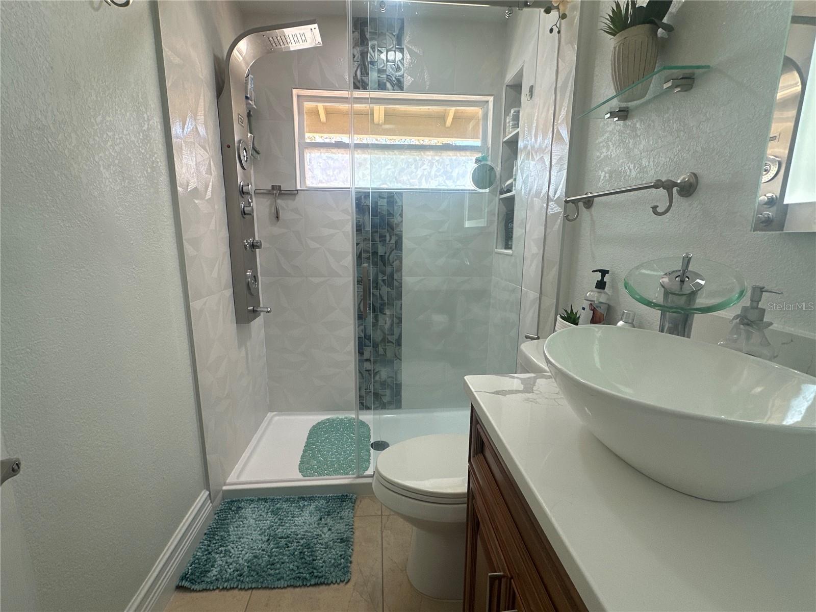 Image 17 of 39 For 7009 Salinas Court