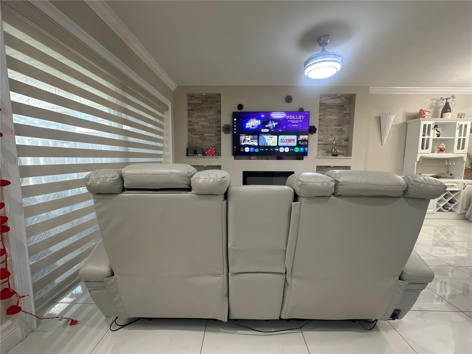 Image 6 of 39 For 7009 Salinas Court