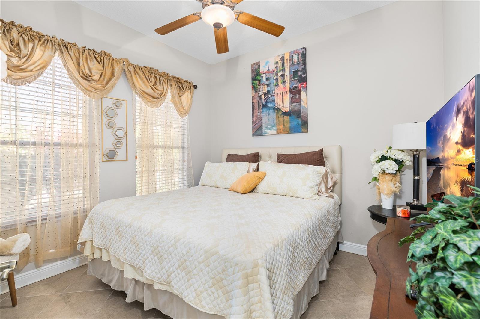 Image 20 of 46 For 5018 River Gem Avenue