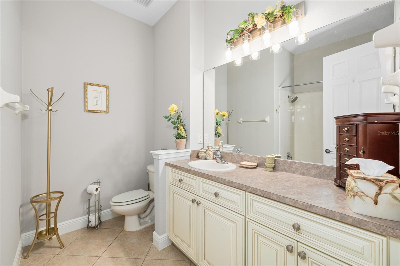 Image 21 of 46 For 5018 River Gem Avenue