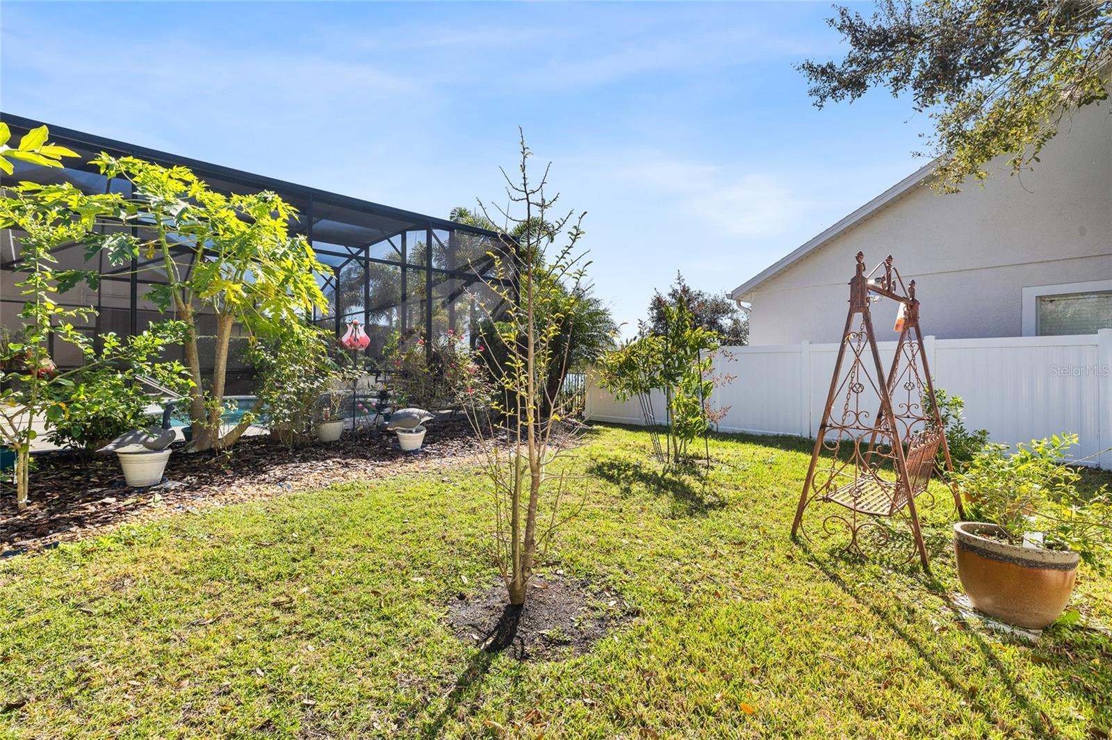 Image 32 of 46 For 5018 River Gem Avenue