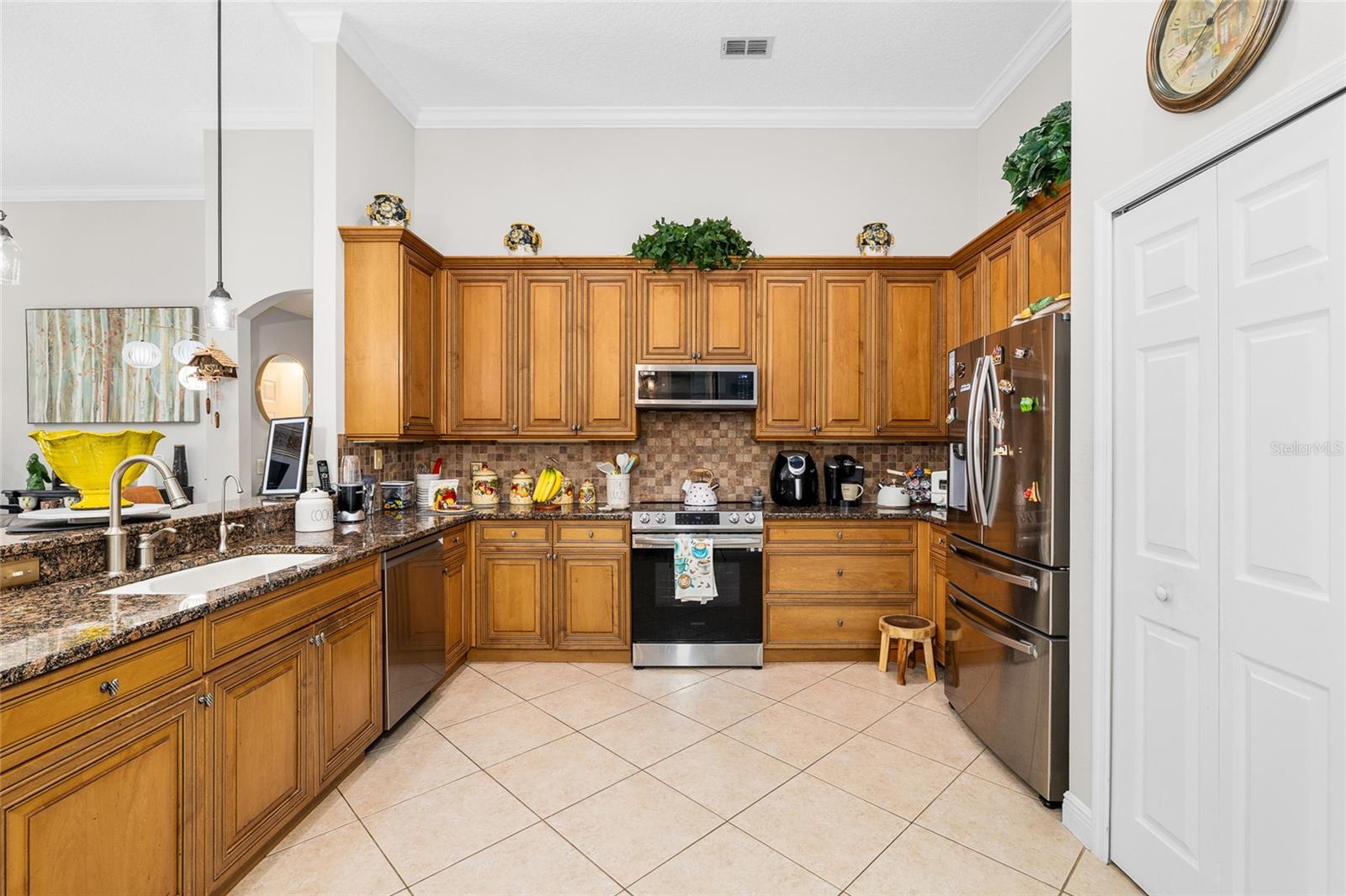 Image 9 of 46 For 5018 River Gem Avenue