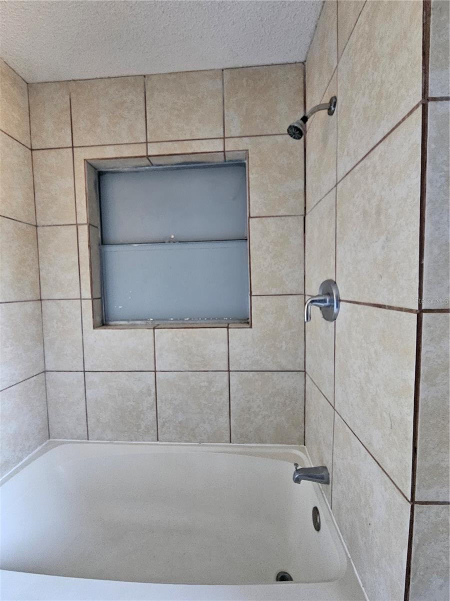 Image 17 of 23 For 945 Reynolds Road