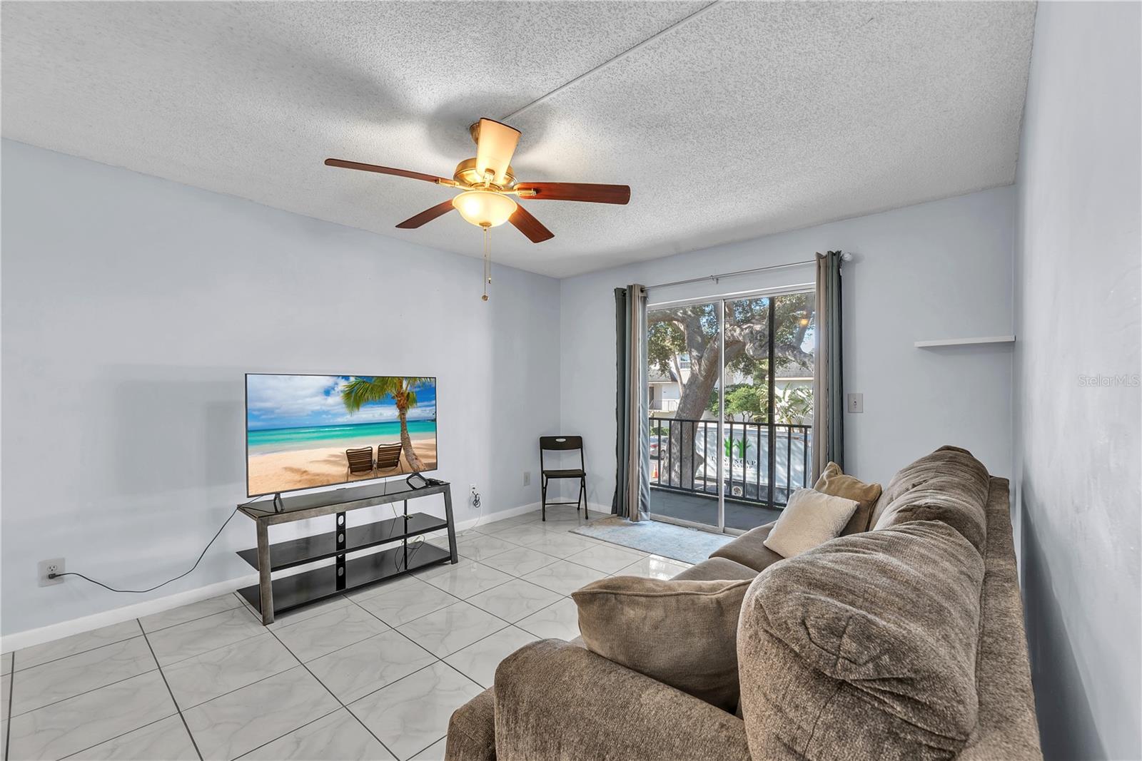 Image 13 of 22 For 801 Russell Lane 255