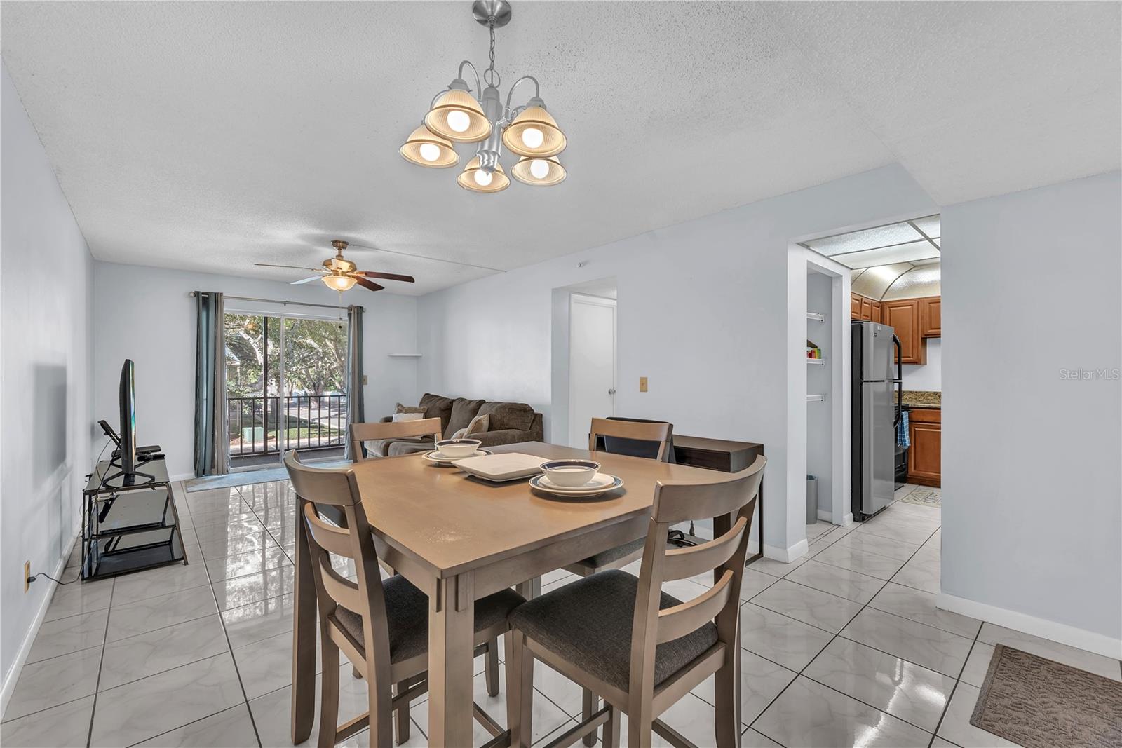 Image 18 of 22 For 801 Russell Lane 255