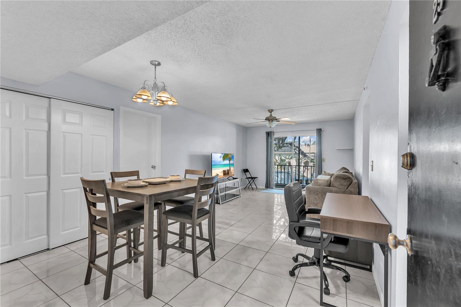 Image 19 of 22 For 801 Russell Lane 255