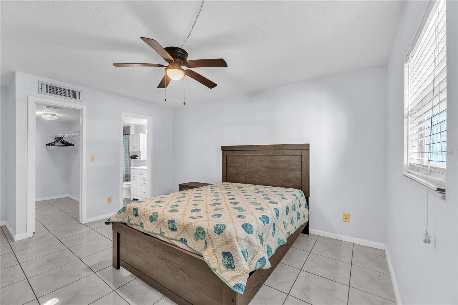 Image 3 of 22 For 801 Russell Lane 255