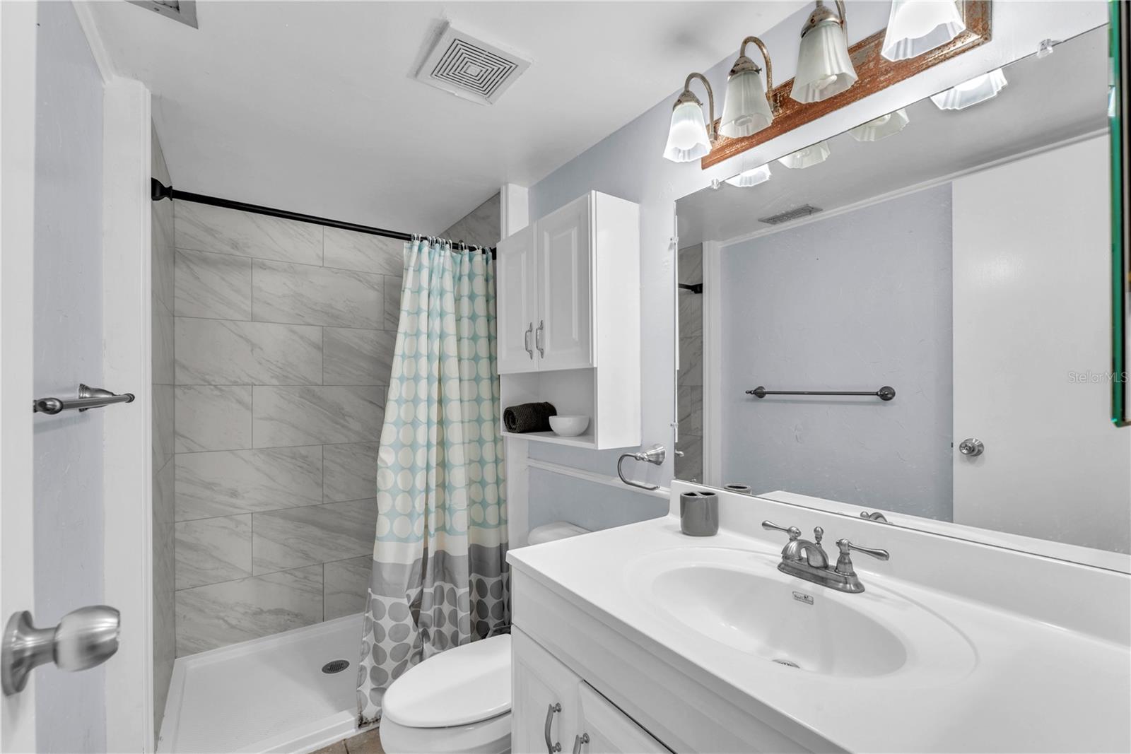 Image 5 of 22 For 801 Russell Lane 255