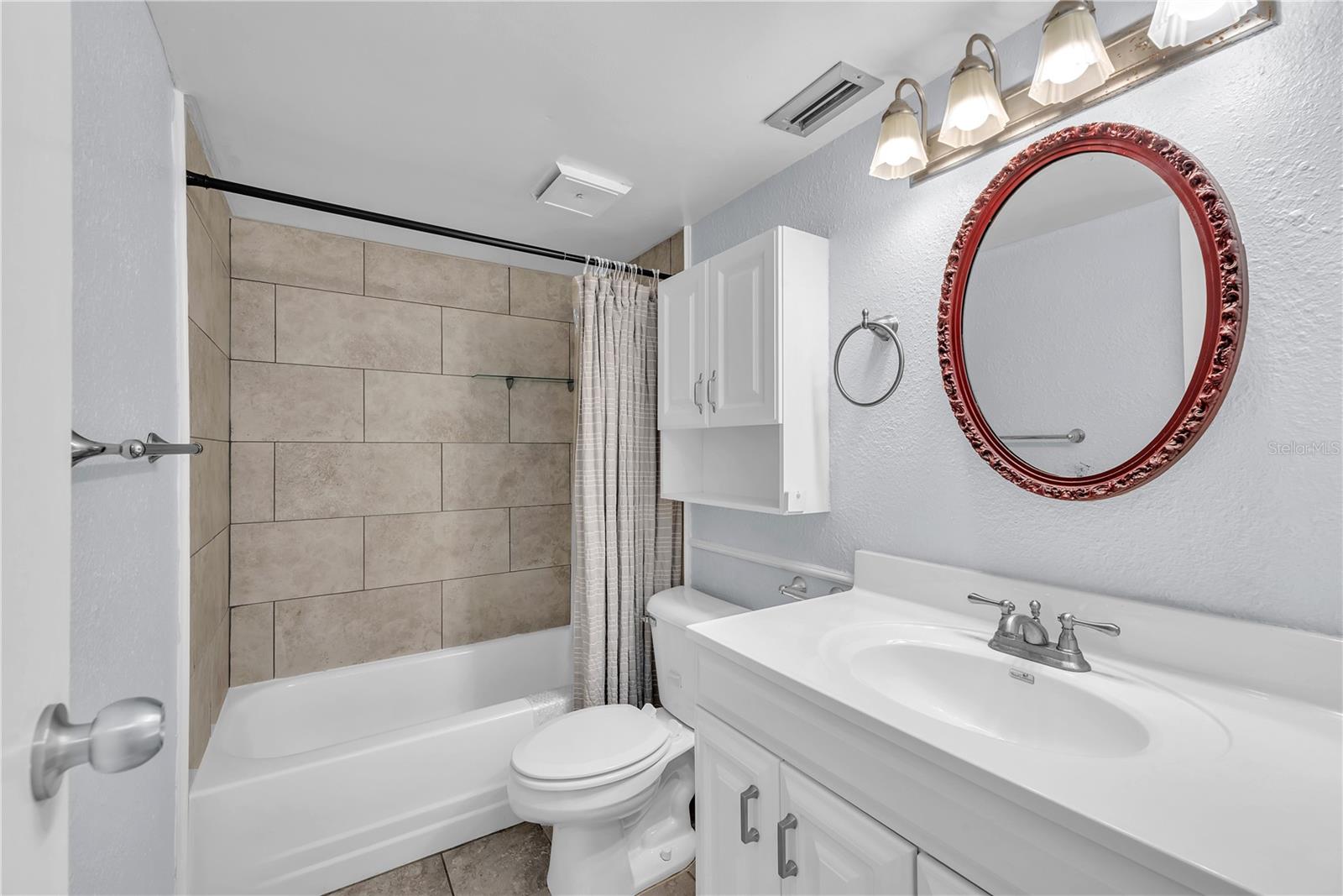 Image 7 of 22 For 801 Russell Lane 255