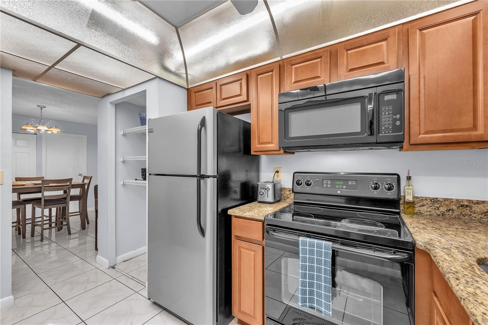 Image 9 of 22 For 801 Russell Lane 255