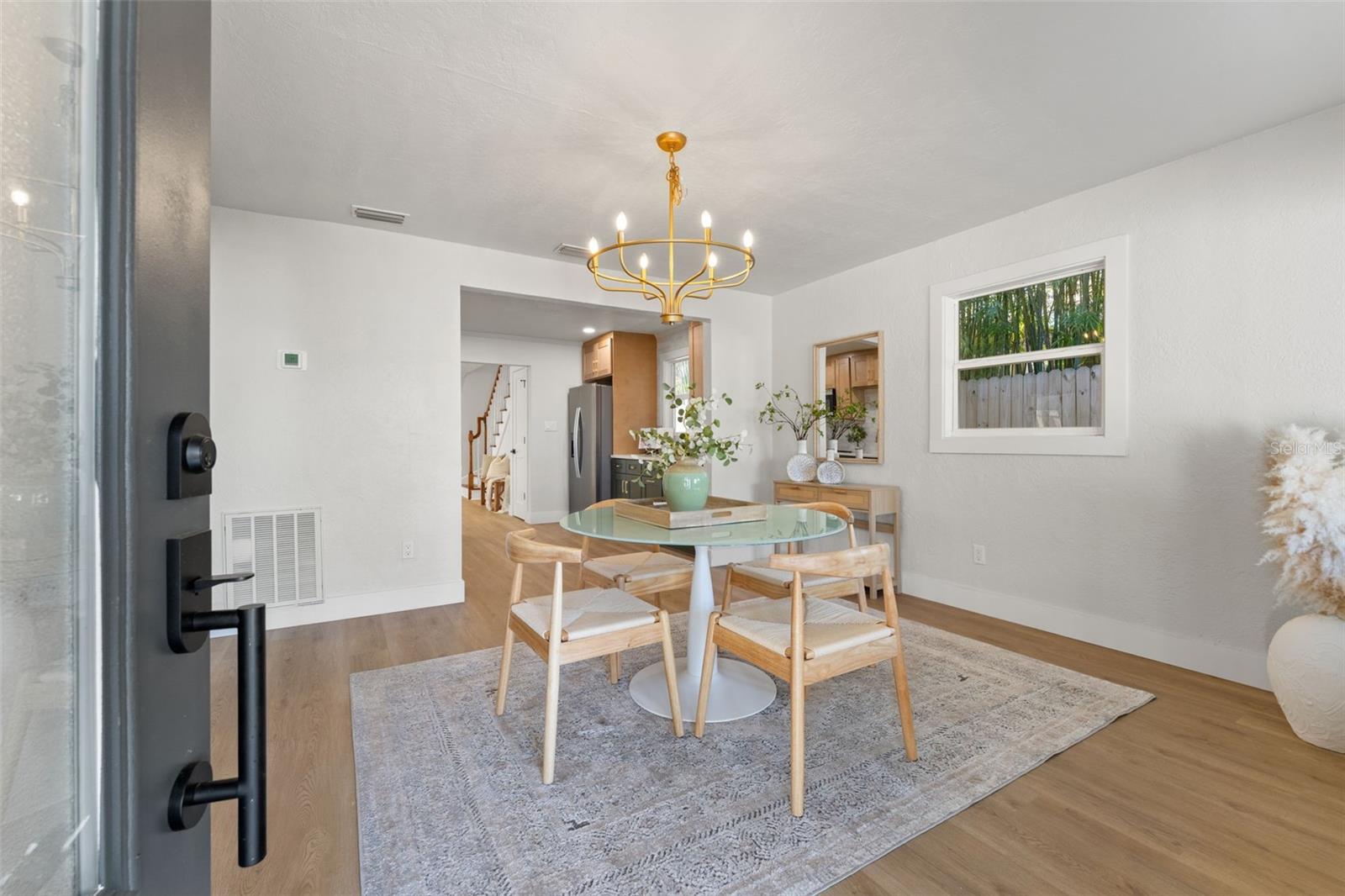 Listing photo id 0 for 646 36th Avenue N