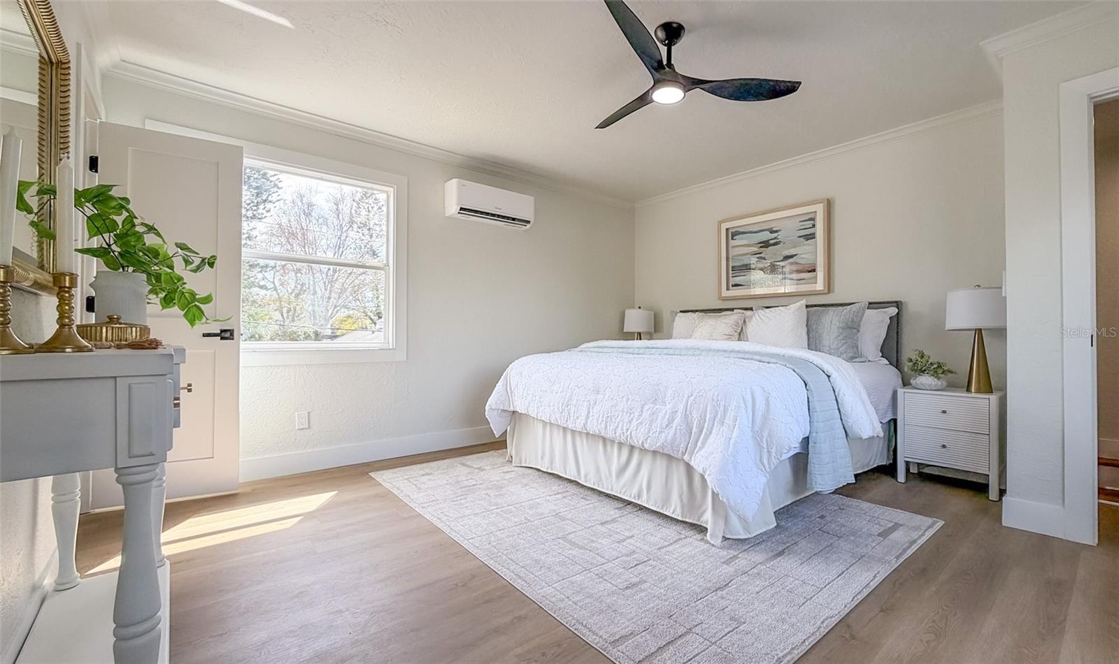 Listing photo id 24 for 646 36th Avenue N