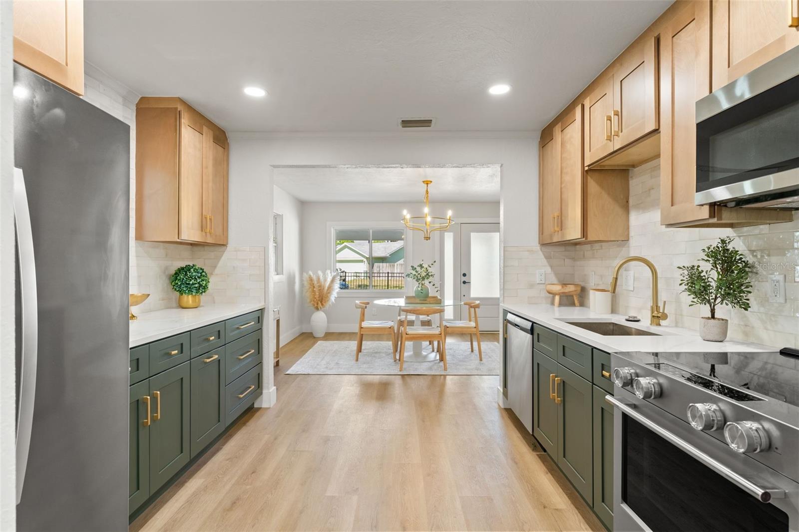 Listing photo id 1 for 646 36th Avenue N