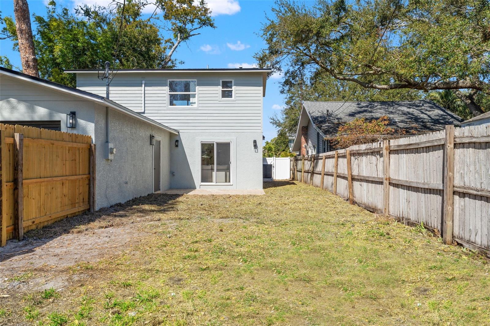 Listing photo id 40 for 646 36th Avenue N