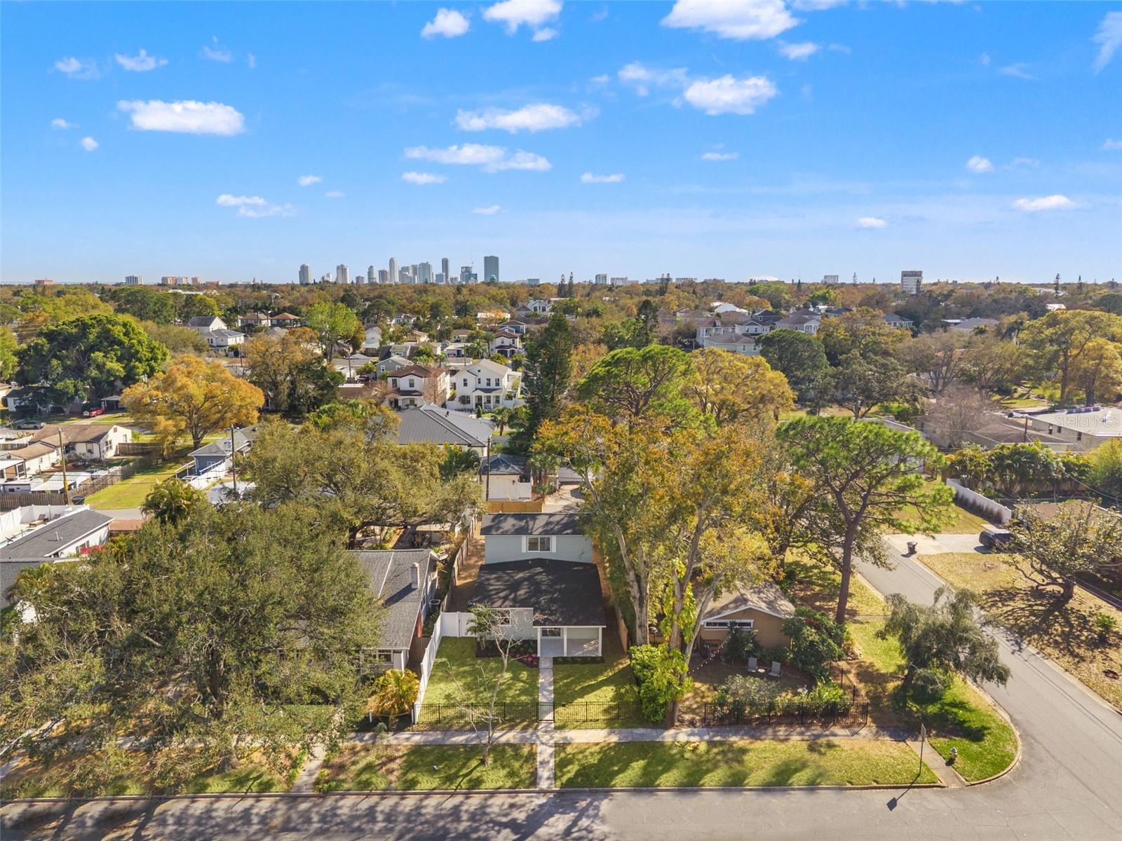 Listing photo id 41 for 646 36th Avenue N