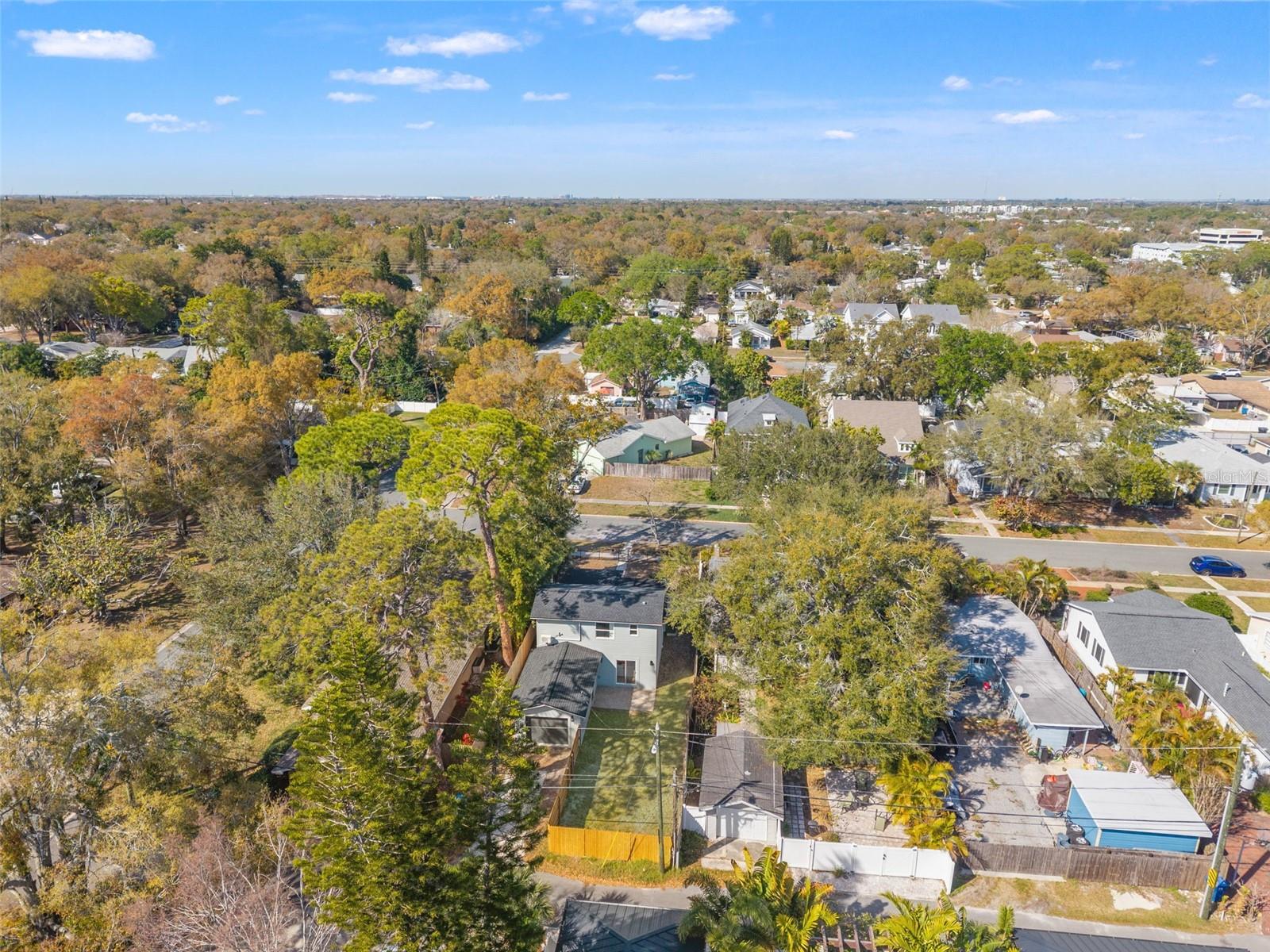 Listing photo id 42 for 646 36th Avenue N