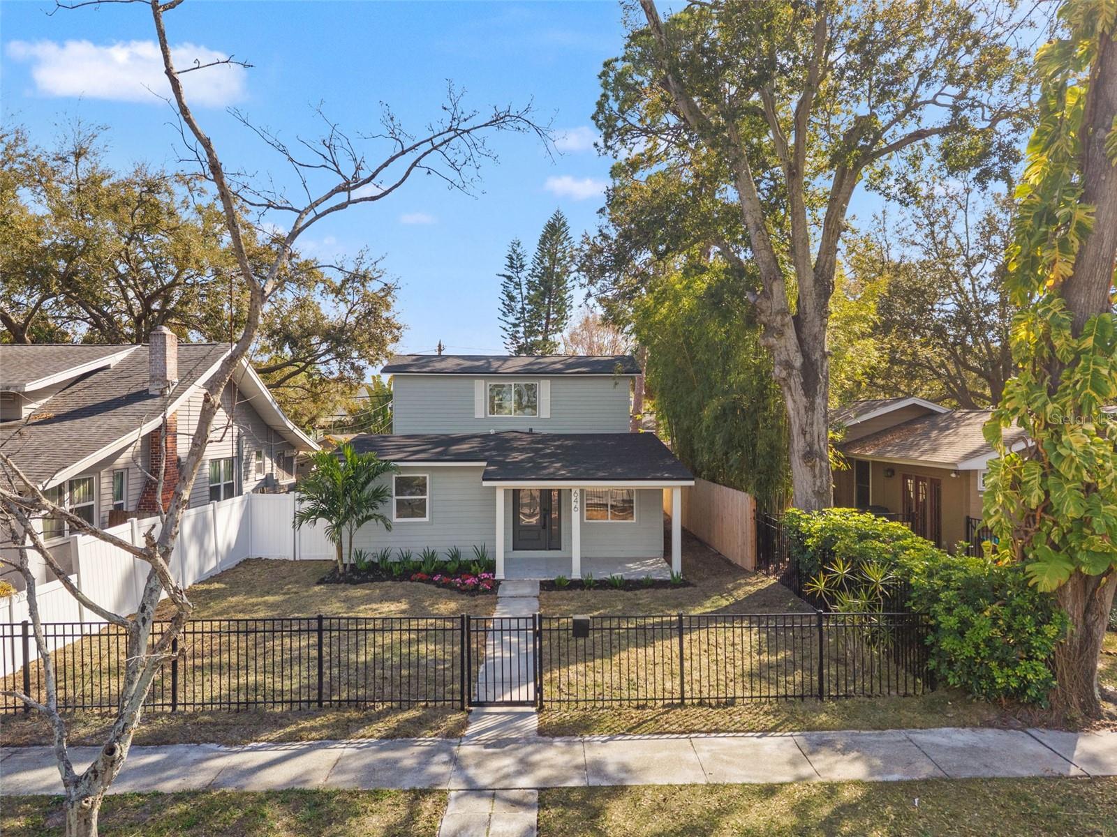 Listing photo id 43 for 646 36th Avenue N