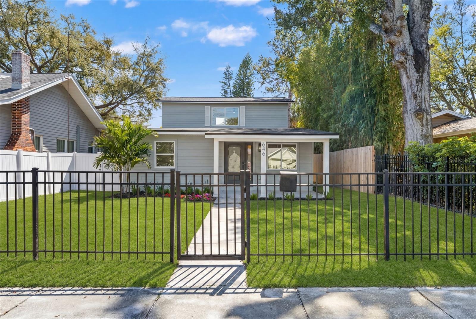 Listing photo id 46 for 646 36th Avenue N