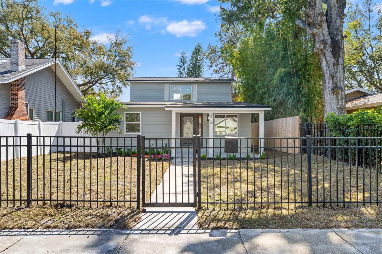 Listing photo id 47 for 646 36th Avenue N