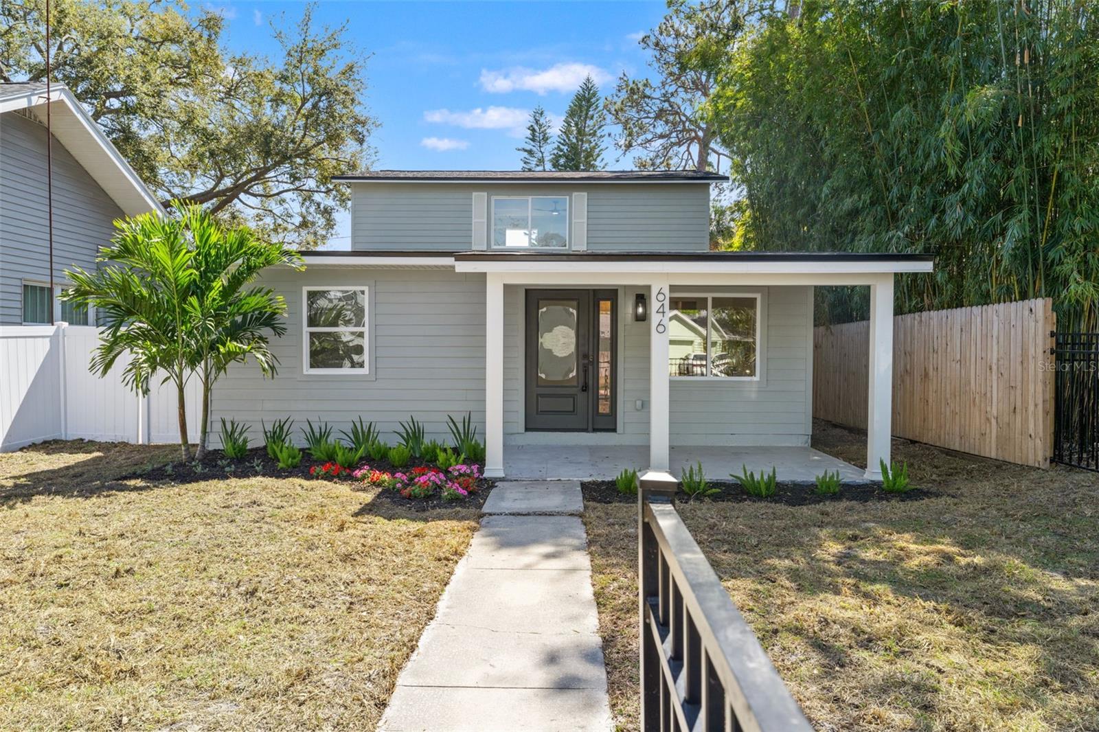 Listing photo id 48 for 646 36th Avenue N