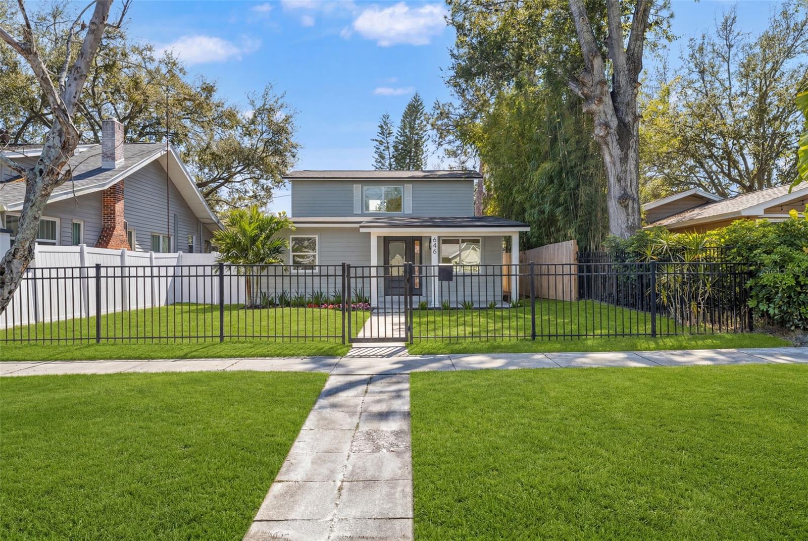 Listing photo id 49 for 646 36th Avenue N