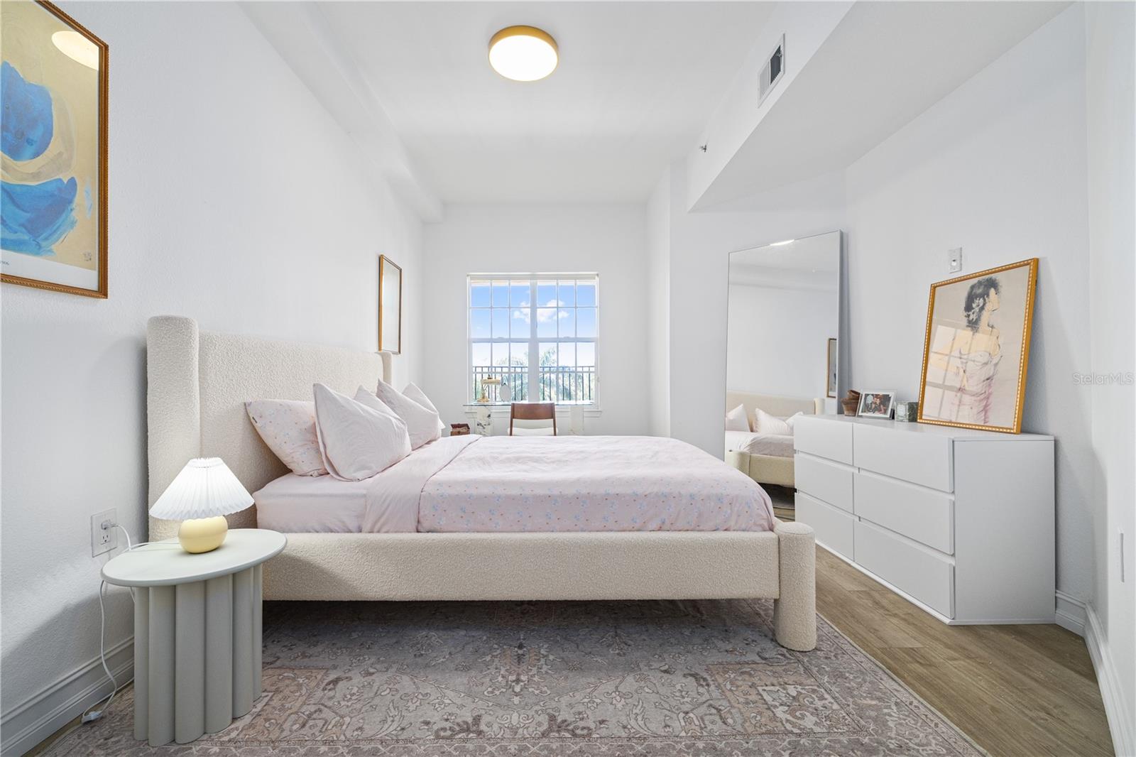 Image 10 of 15 For 100 4th Avenue S 412