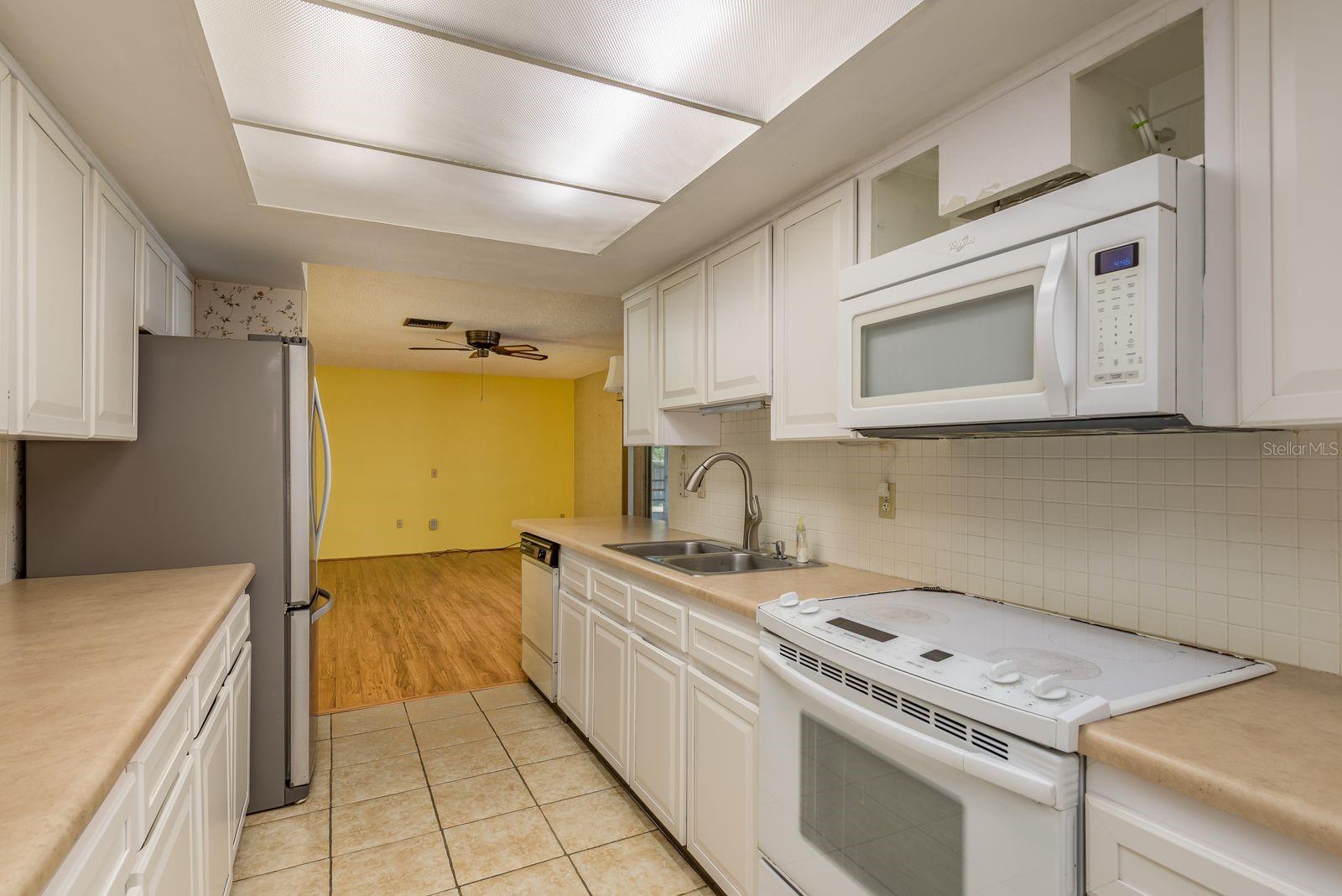 Image 12 of 34 For 1408 Garden Avenue