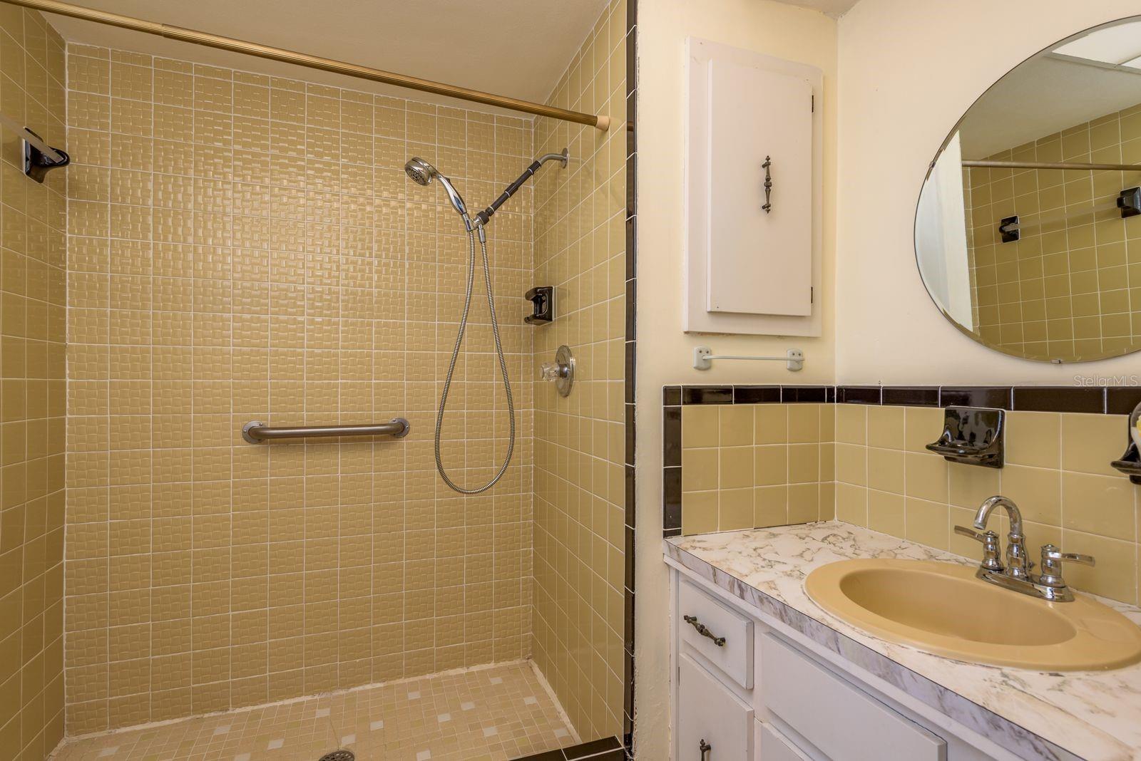 Image 20 of 34 For 1408 Garden Avenue