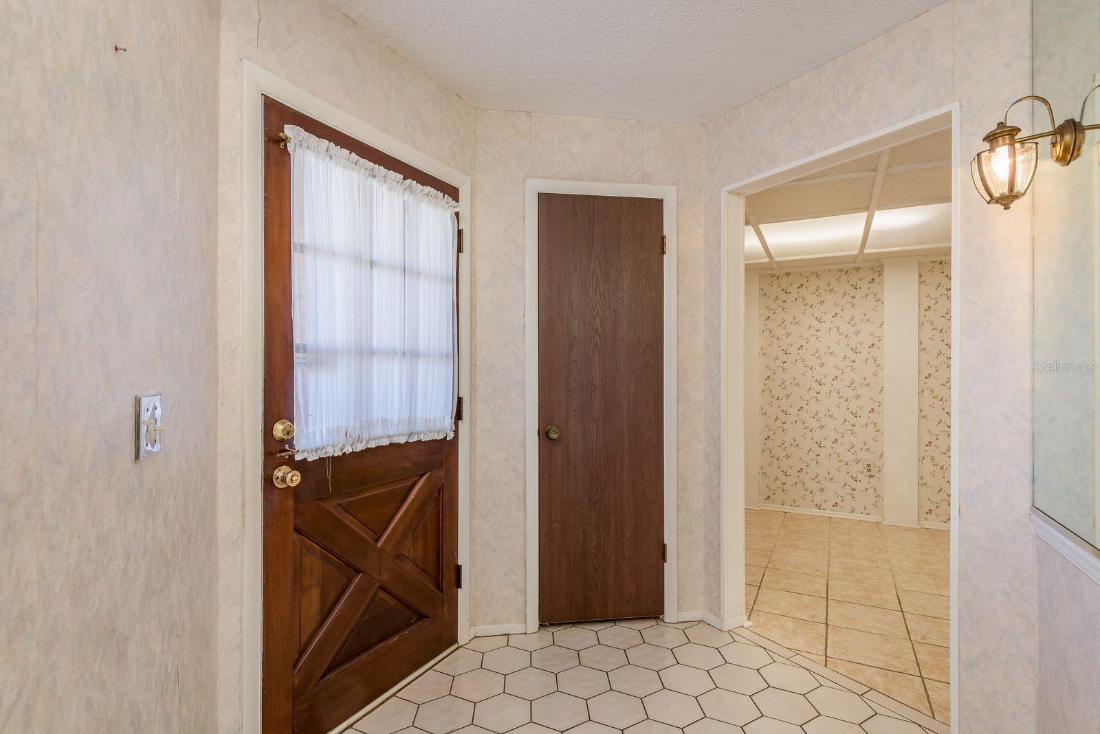 Image 4 of 34 For 1408 Garden Avenue