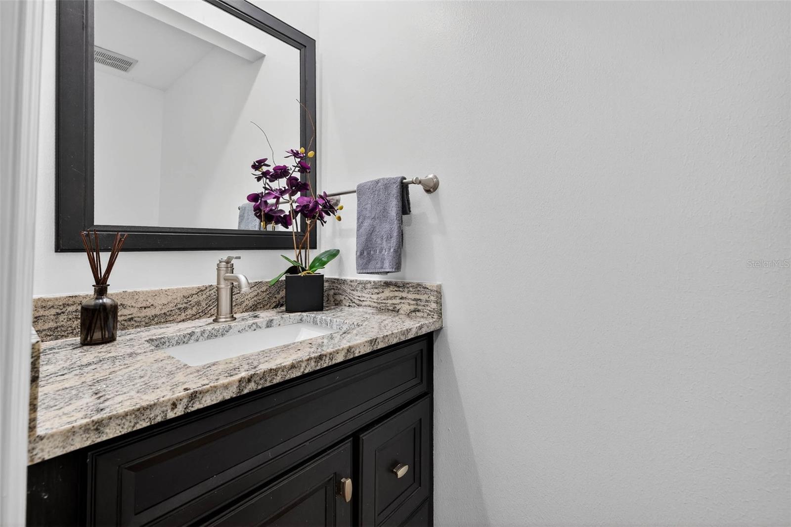 Image 12 of 31 For 5300 Bayshore Boulevard C6