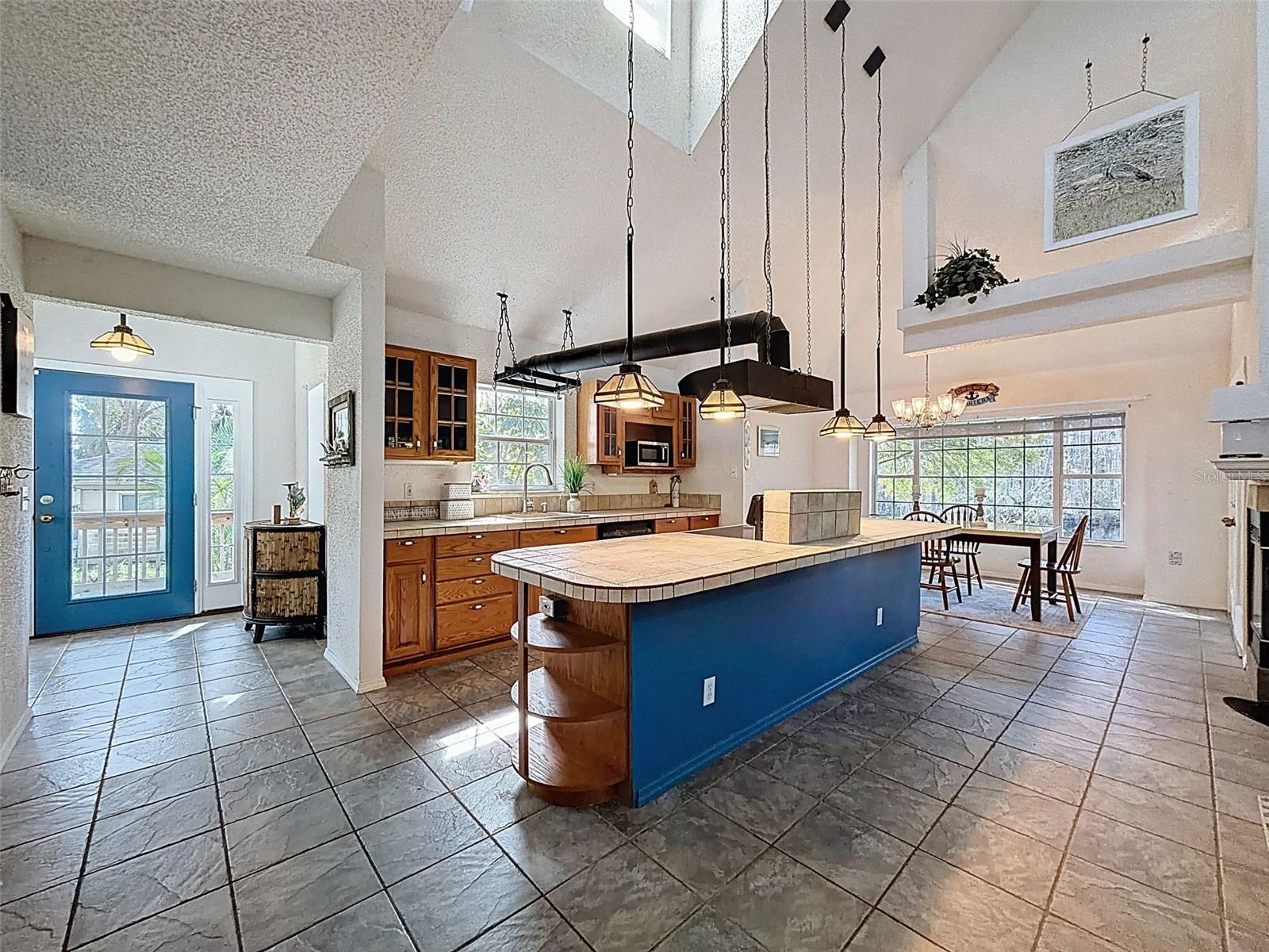 Listing photo id 15 for 18324 Jorene Road