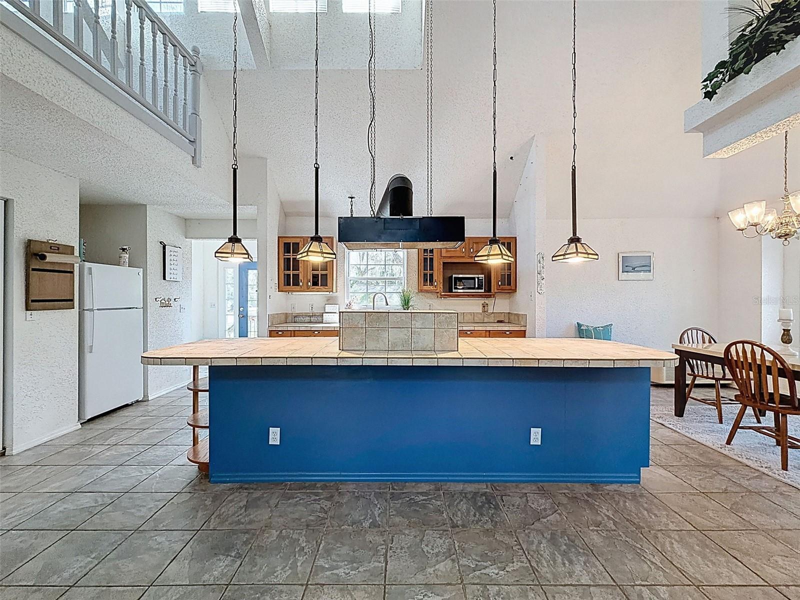 Listing photo id 16 for 18324 Jorene Road