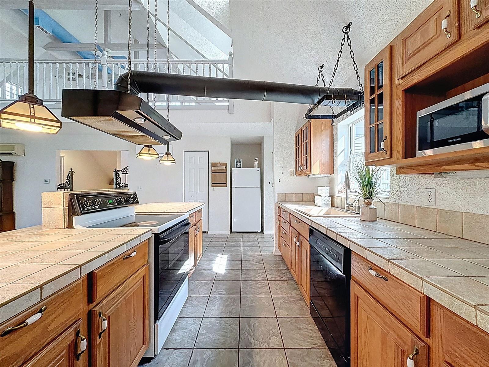 Listing photo id 19 for 18324 Jorene Road