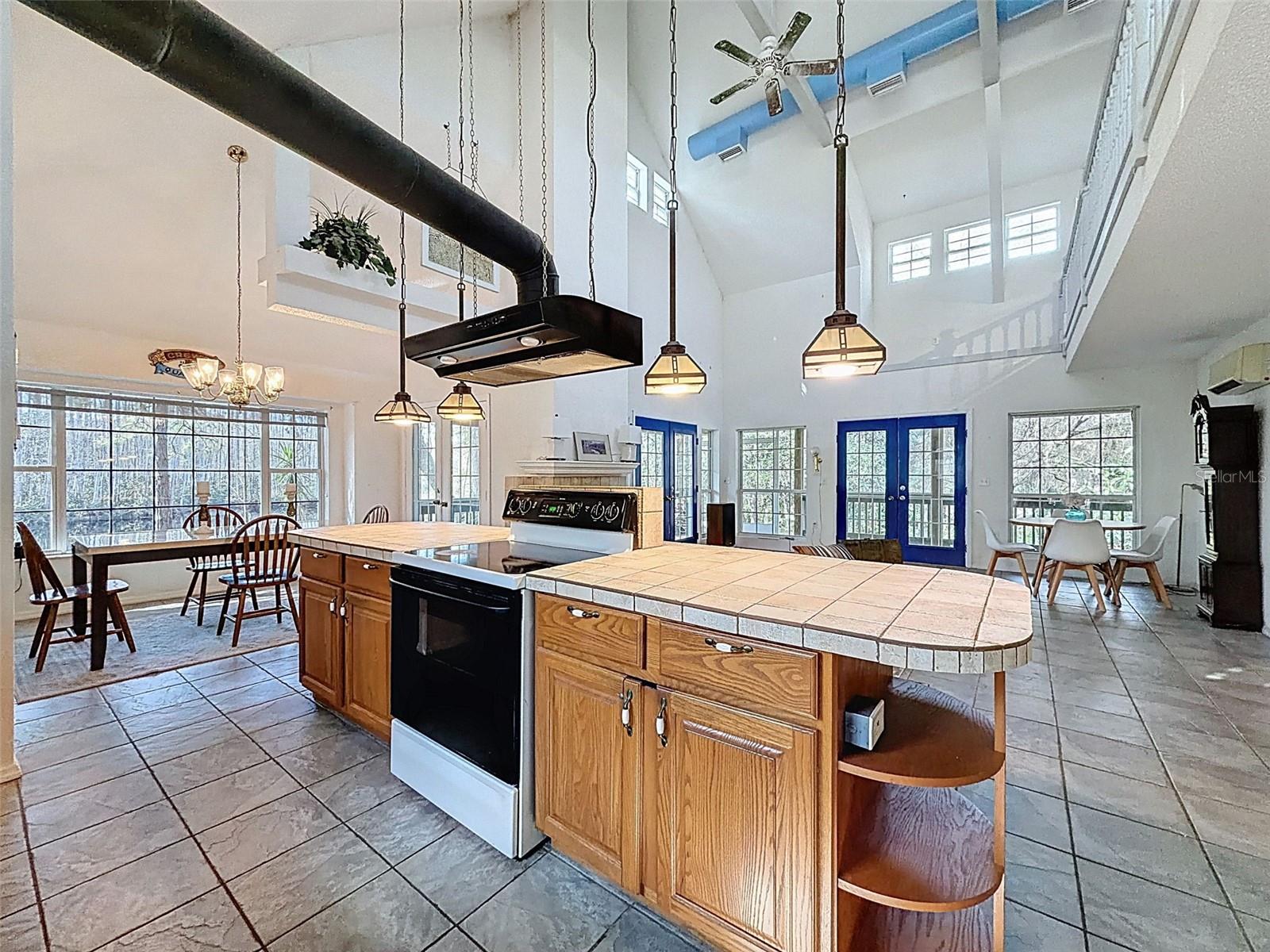 Listing photo id 22 for 18324 Jorene Road