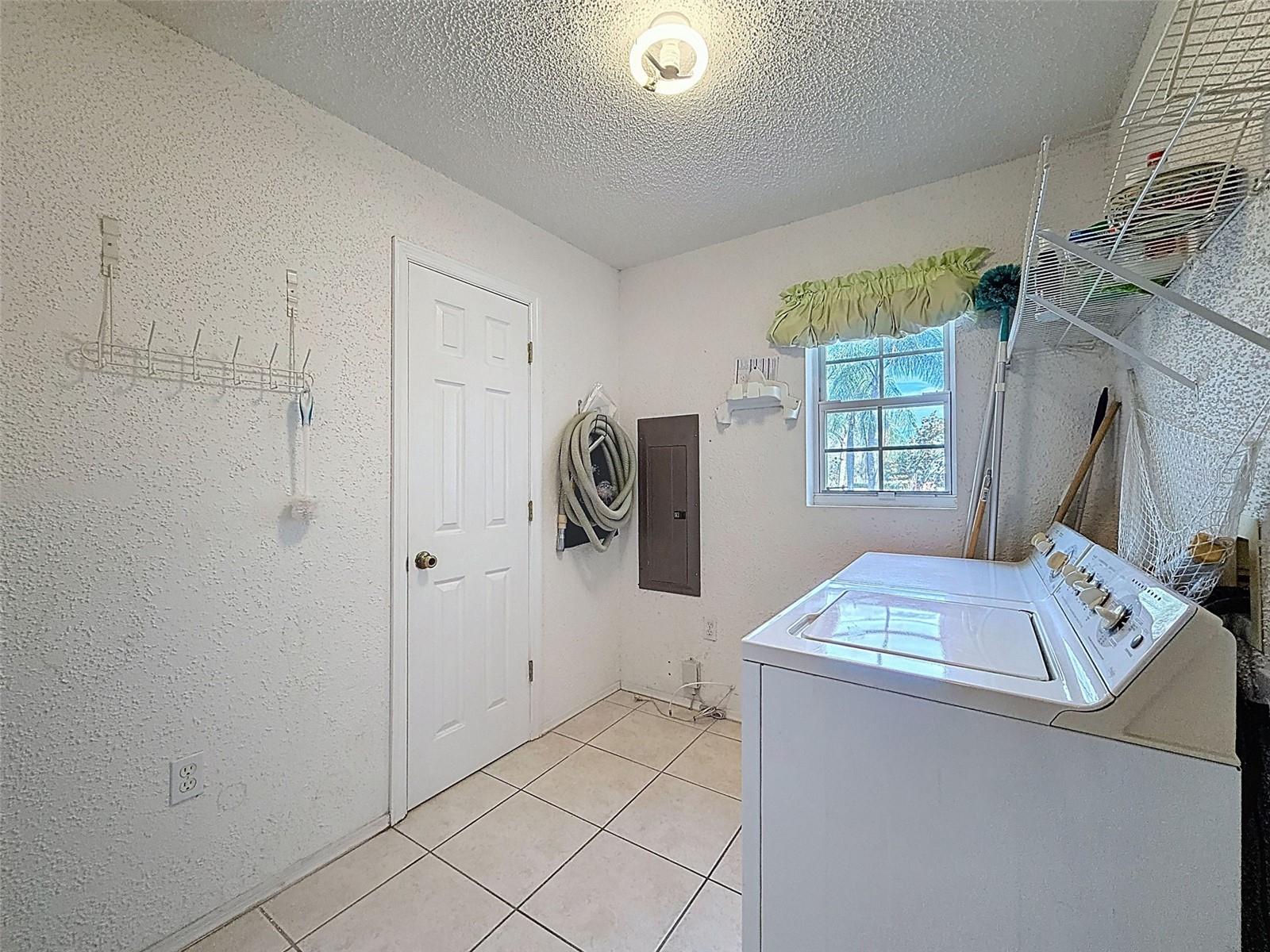 Listing photo id 39 for 18324 Jorene Road