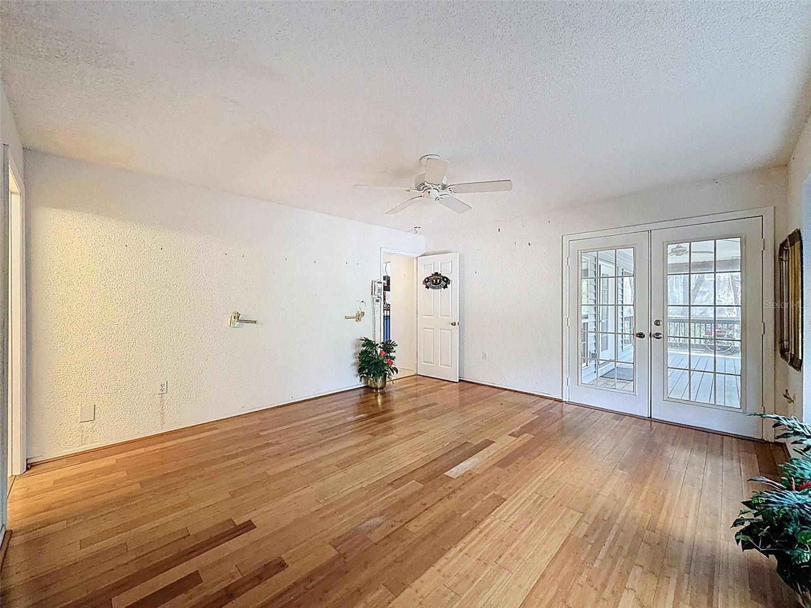 Listing photo id 43 for 18324 Jorene Road