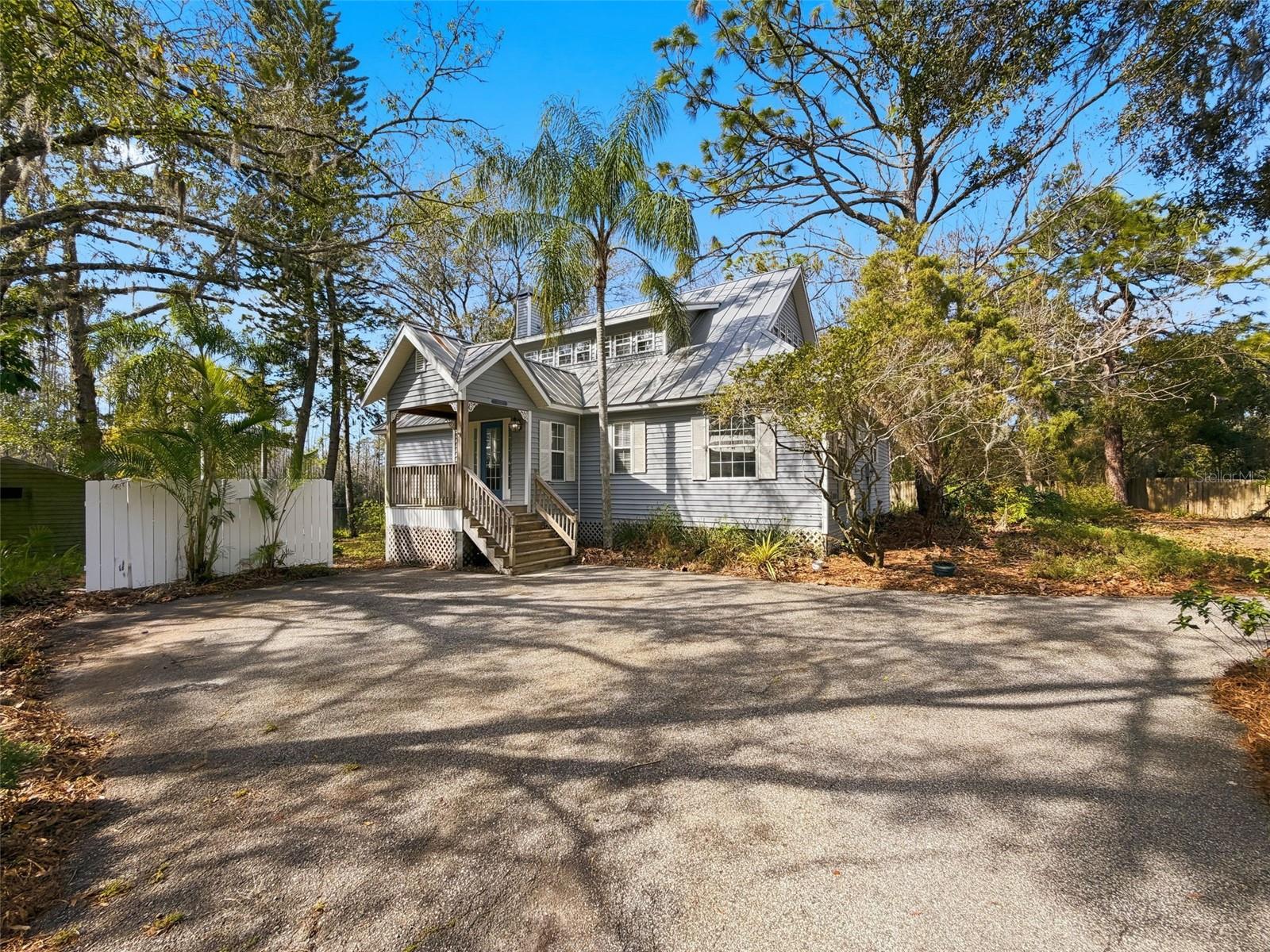 Listing photo id 3 for 18324 Jorene Road