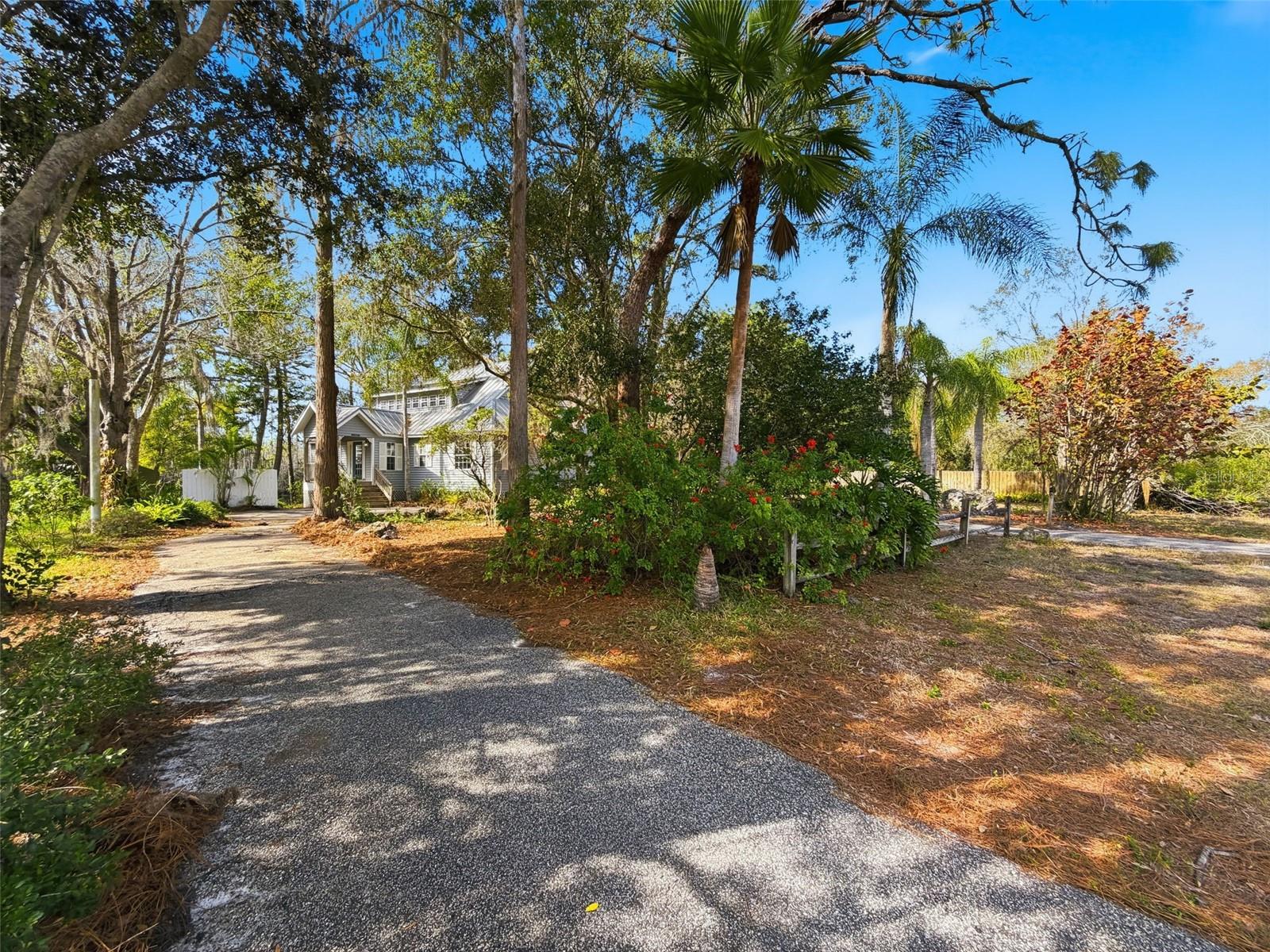 Listing photo id 4 for 18324 Jorene Road