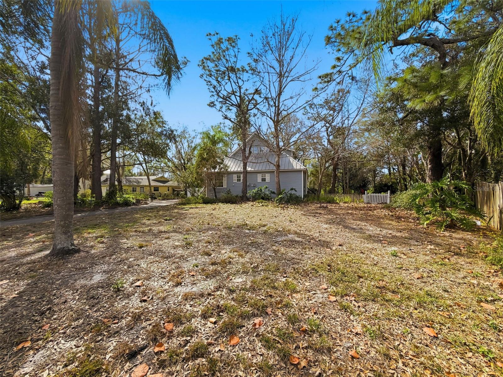 Listing photo id 77 for 18324 Jorene Road