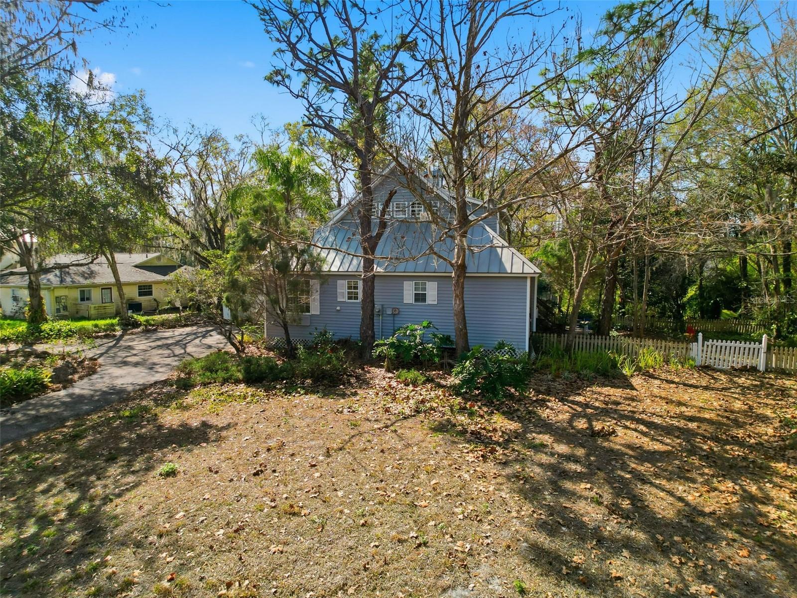 Listing photo id 79 for 18324 Jorene Road
