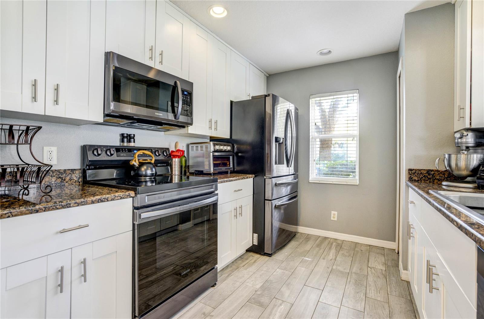 Image 14 of 55 For 9550 Charlesberg Drive