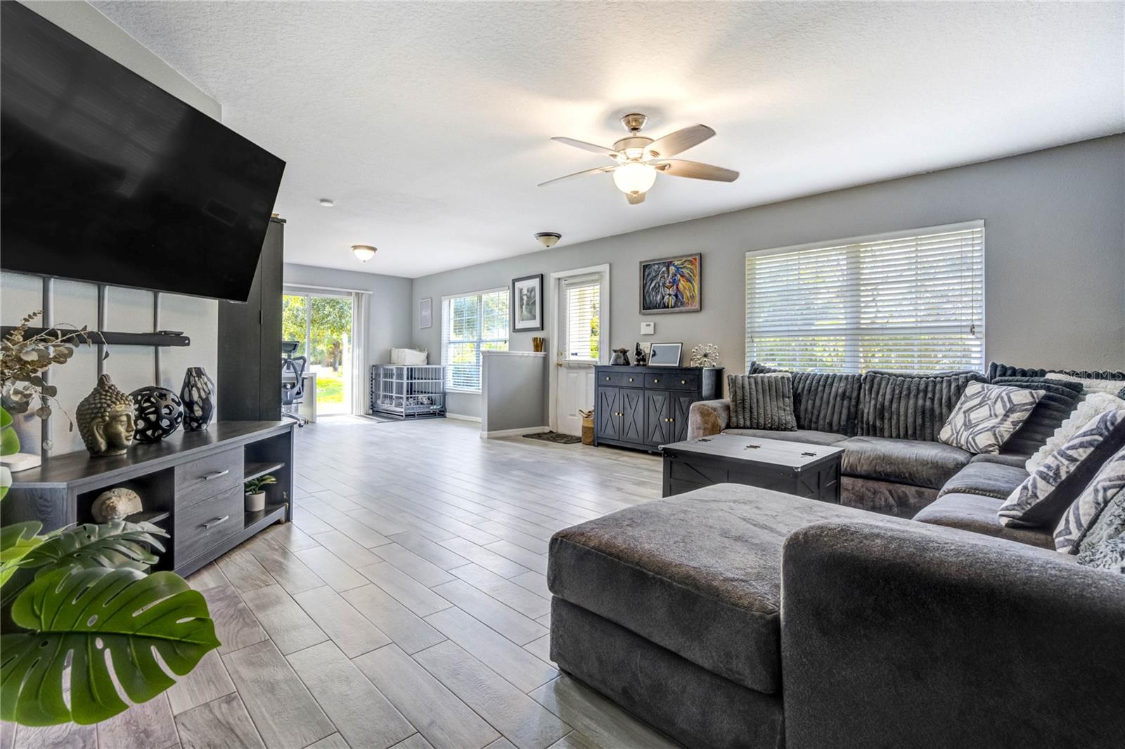 Image 6 of 55 For 9550 Charlesberg Drive