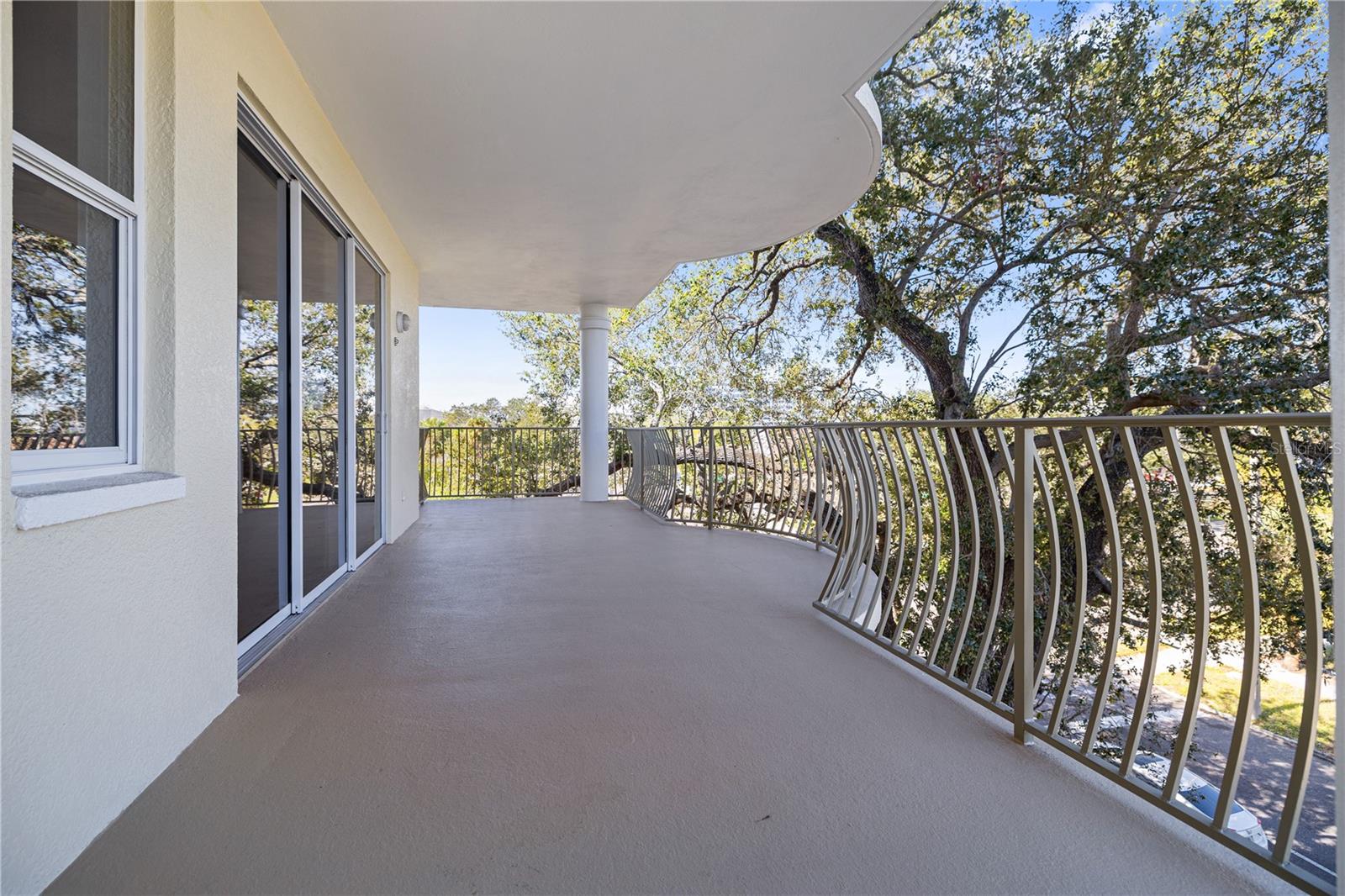 Image 15 of 18 For 750 4th Avenue S 405d