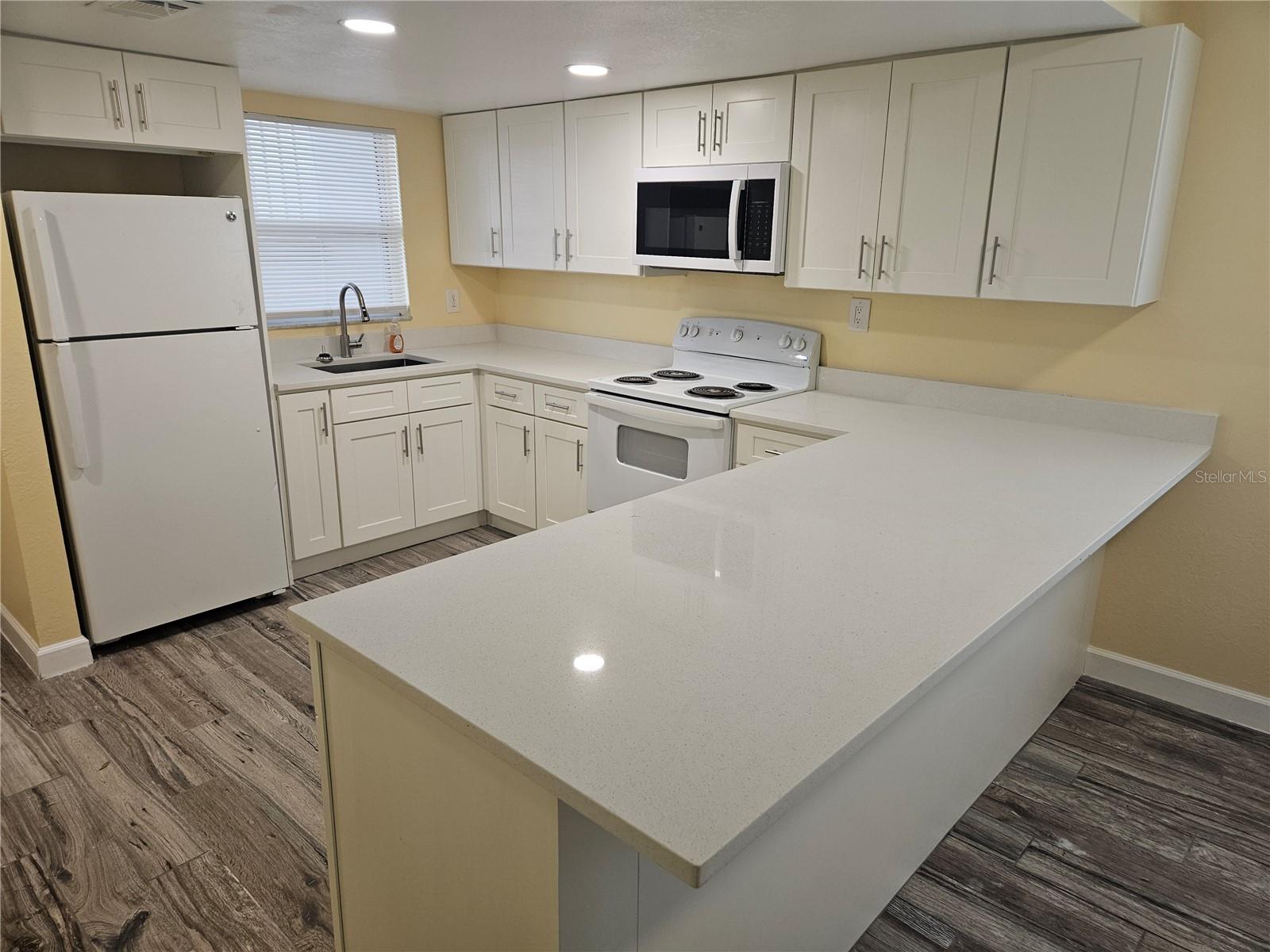 Image 11 of 18 For 2035 Alpine Road 4