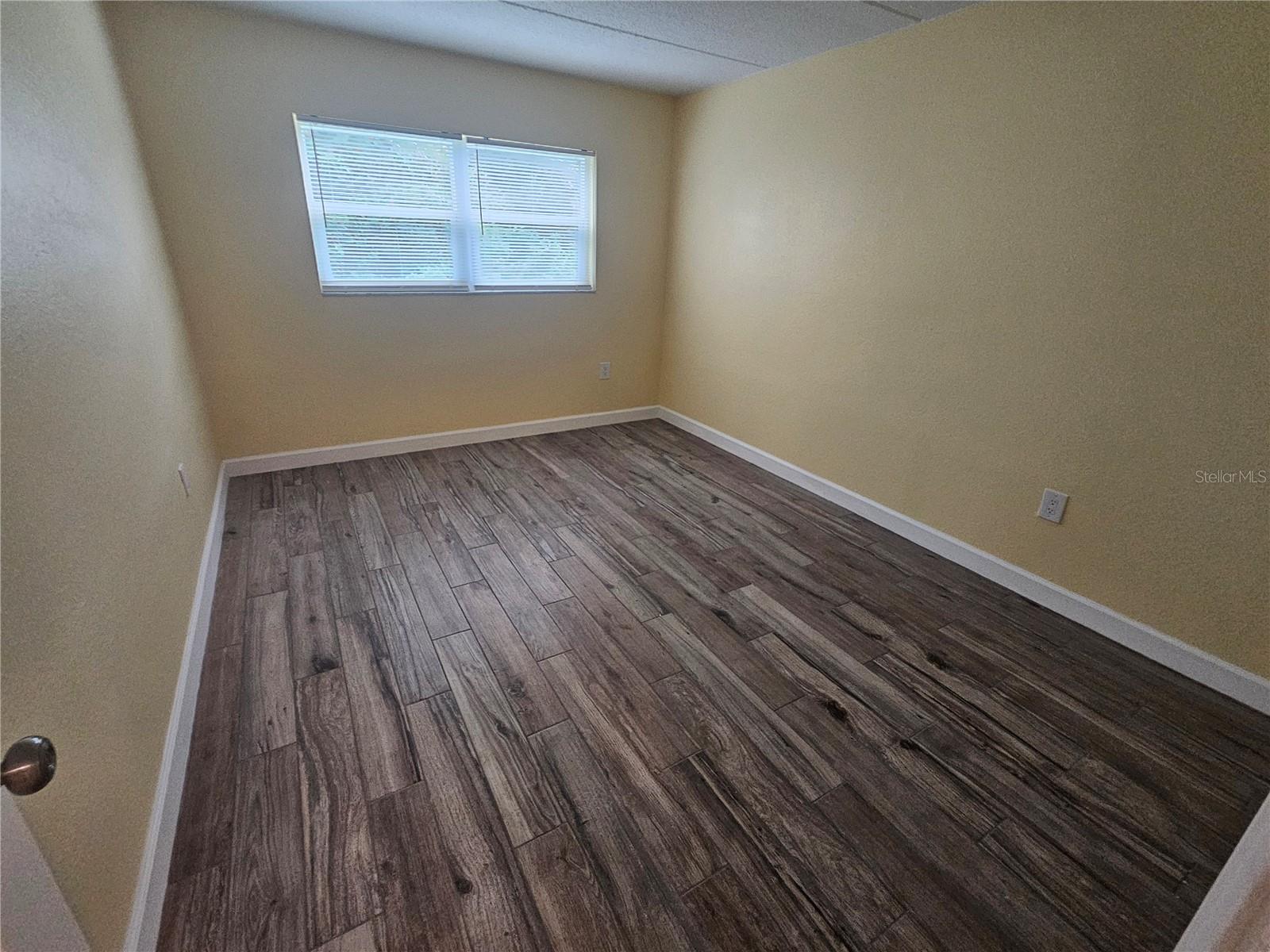 Image 14 of 18 For 2035 Alpine Road 4